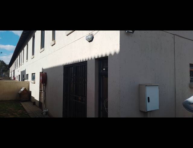 3 BEDROOM APARTMENT FOR SALE IN BRAKPAN NORTH
